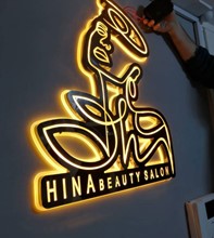 تابلو استیل سالن زیبایی هینا